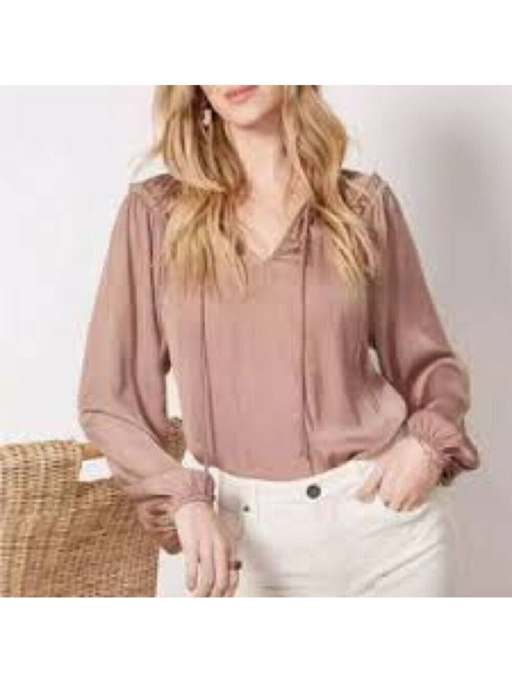 Evereve Kamila Satin Gathered Peasant Blouse Dusty Mauve Chanterelle. Size Small